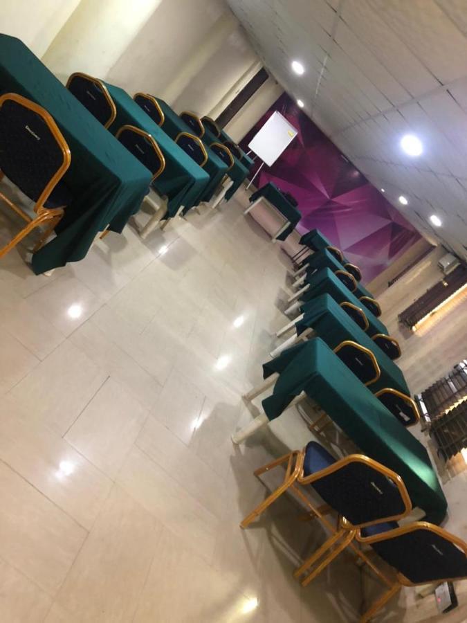 Presken Hotels Alade Avenue 이케야 외부 사진